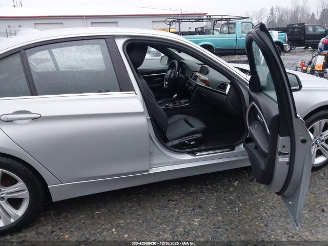 WBA8B9C54JAE22101 BMW 330I