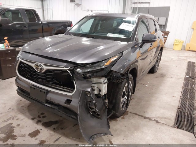 Toyota Highlander Xle 2021 5TDGZRBH1MS086868 Image 6