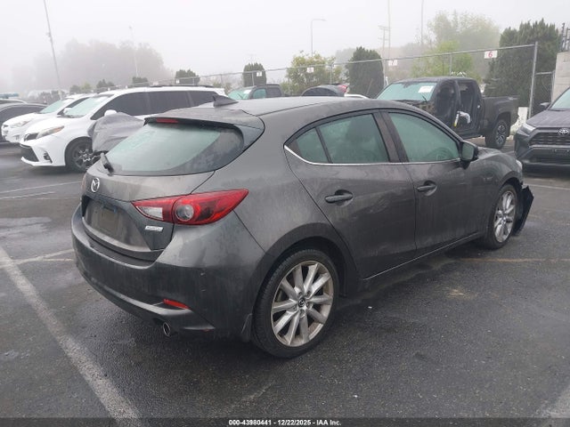 Mazda Mazda3 Grand Touring 2017 3MZBN1M31HM129584 Image 4