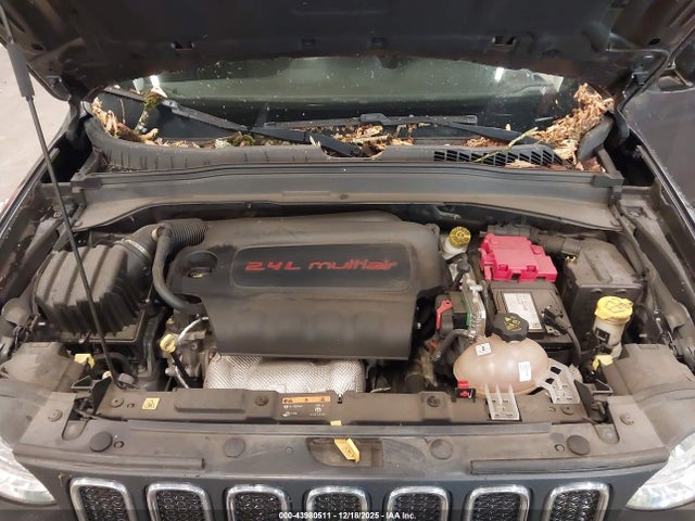 Jeep Renegade Latitude 4x4 2018 ZACCJBBB6JPH10391 Image 10