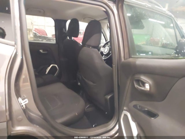 Jeep Renegade Latitude 4x4 2018 ZACCJBBB6JPH10391 Image 8