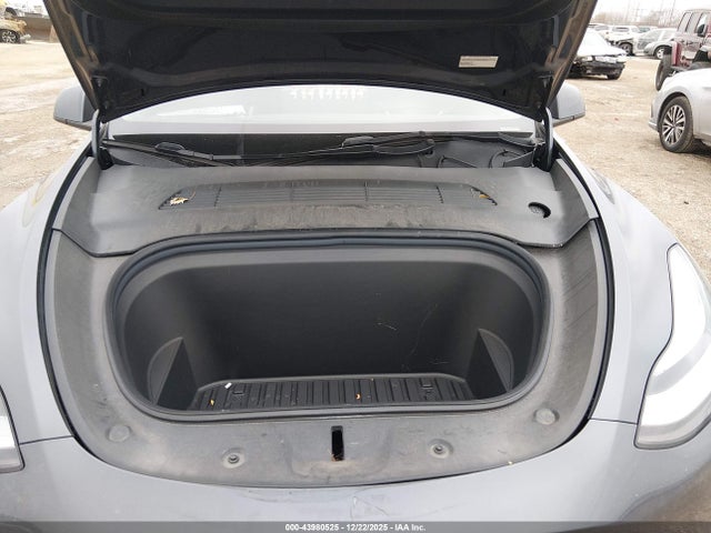 2023 TESLA MODEL Y 7SAYGDEE4PA041656 Photo 9