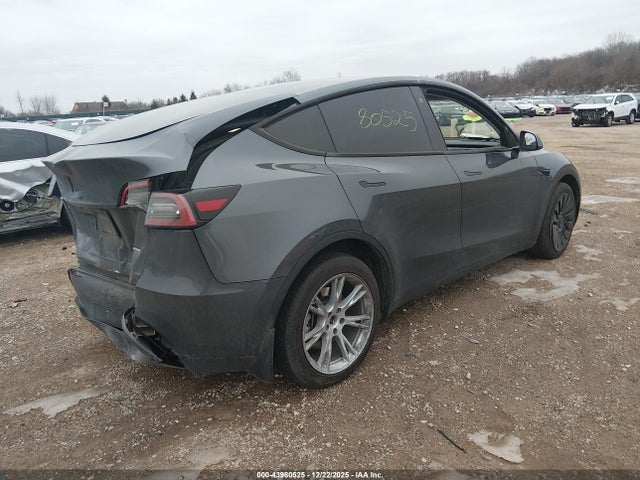 2023 TESLA MODEL Y 7SAYGDEE4PA041656 Photo 3