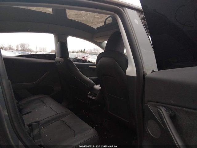 2023 TESLA MODEL Y 7SAYGDEE4PA041656 Photo 7