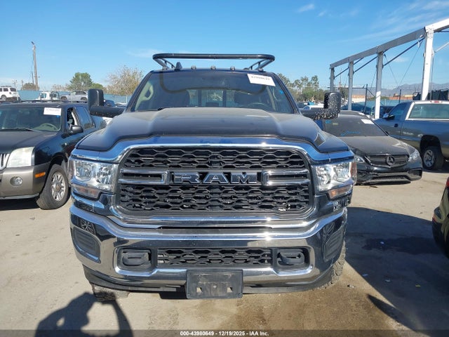 3C6UR5CL9KG576797 RAM 2500 Tradesman 4x4 6&#039;4 Box