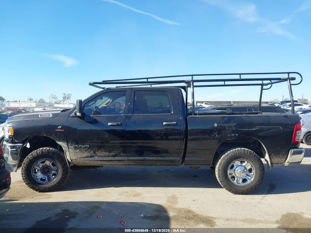 3C6UR5CL9KG576797 RAM 2500 Tradesman 4x4 6&#039;4 Box