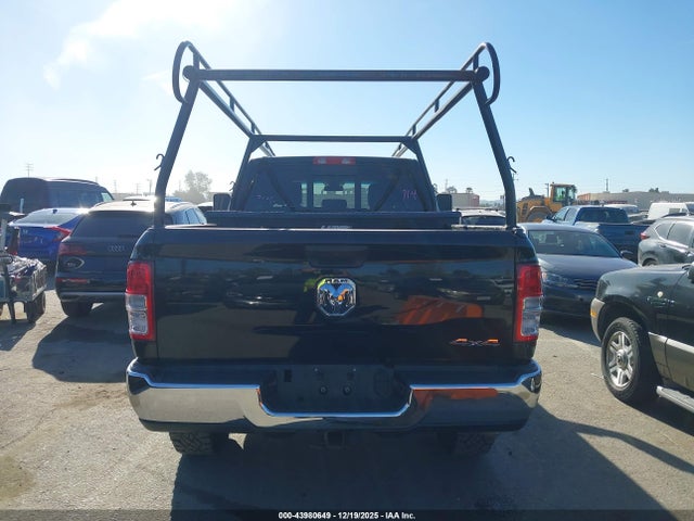 3C6UR5CL9KG576797 RAM 2500 Tradesman 4x4 6&#039;4 Box