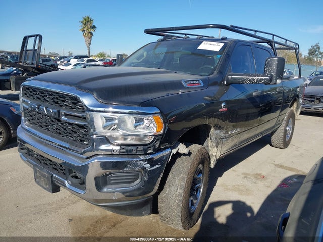 3C6UR5CL9KG576797 RAM 2500 Tradesman 4x4 6&#039;4 Box