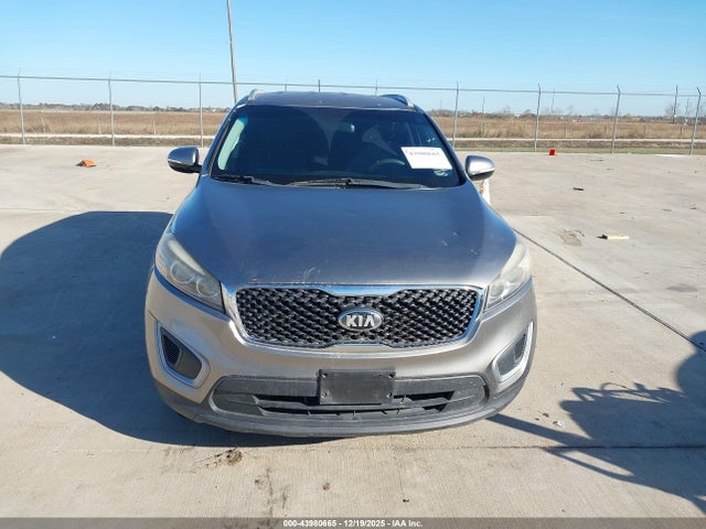 5XYPG4A57JG354623 KIA Sorento 3.3l Lx