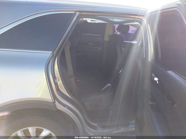 5XYPG4A57JG354623 KIA Sorento 3.3l Lx