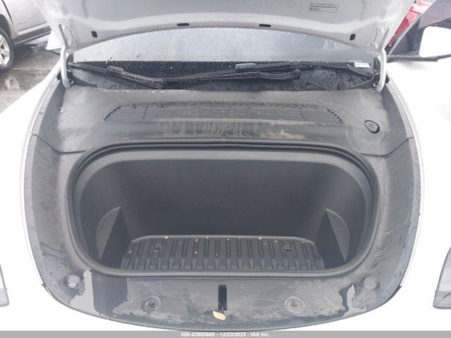 2022 TESLA MODEL Y 7SAYGDEF2NF561945 Photo 9