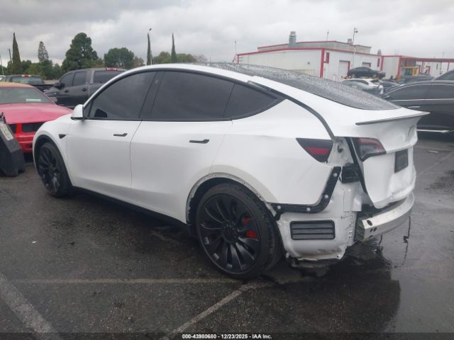 2022 TESLA MODEL Y 7SAYGDEF2NF561945 Photo 2