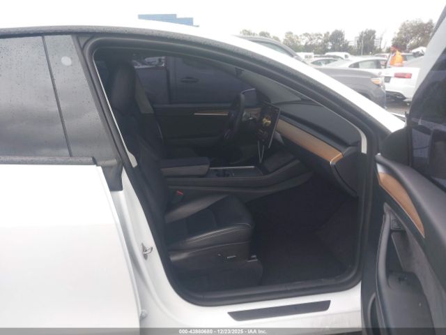 2022 TESLA MODEL Y 7SAYGDEF2NF561945 Photo 4