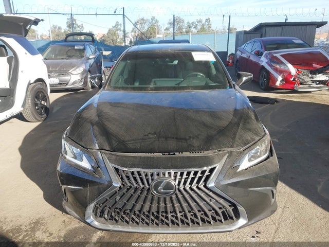 58ADA1C10RU045670 Lexus ES 300H