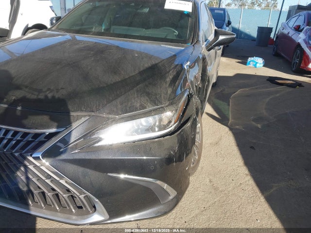 58ADA1C10RU045670 Lexus ES 300H