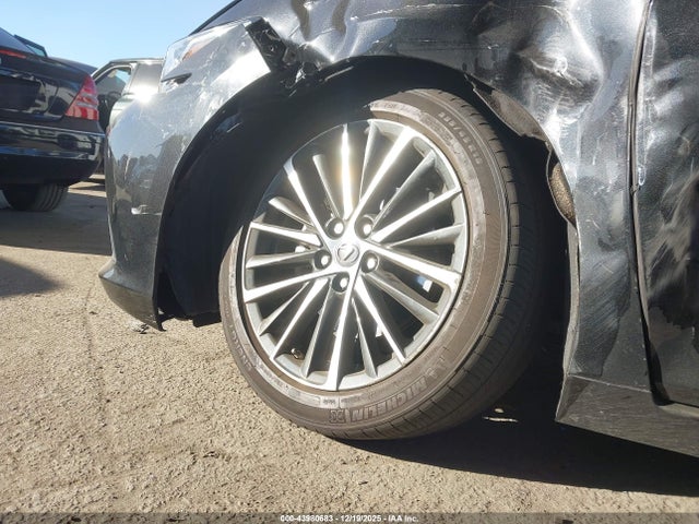 58ADA1C10RU045670 Lexus ES 300H