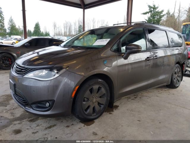 2019 CHRYSLER PACIFICA HYBRID 2C4RC1N79KR668771 Photo 1