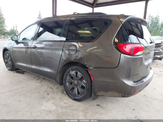 2019 CHRYSLER PACIFICA HYBRID 2C4RC1N79KR668771 Photo 2