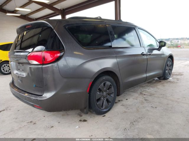 2019 CHRYSLER PACIFICA HYBRID 2C4RC1N79KR668771 Photo 3