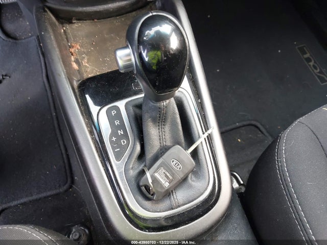 43980703 :رقم المزاد ، KNDJT2A6XD7538664 vin ، 2013 Kia Soul + مزاد بيع