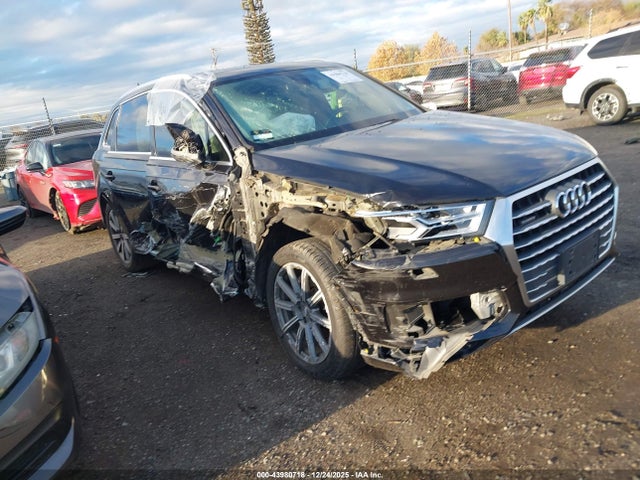 2017 AUDI Q7 WA1LAAF70HD058600 Photo 0