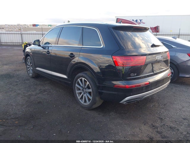 2017 AUDI Q7 WA1LAAF70HD058600 Photo 2