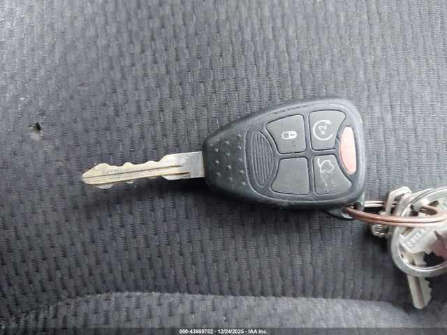 Продаж на аукціоні авто 2013 Chrysler 200 Touring, vin: 1C3CCBBB6DN577059, номер лоту: 43980752