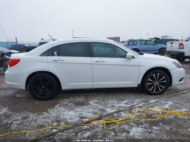 Продаж на аукціоні авто 2013 Chrysler 200 Touring, vin: 1C3CCBBB6DN577059, номер лоту: 43980752