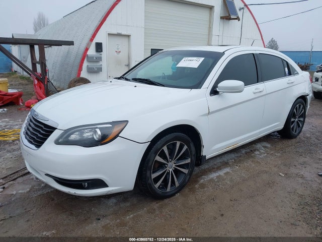 Продаж на аукціоні авто 2013 Chrysler 200 Touring, vin: 1C3CCBBB6DN577059, номер лоту: 43980752