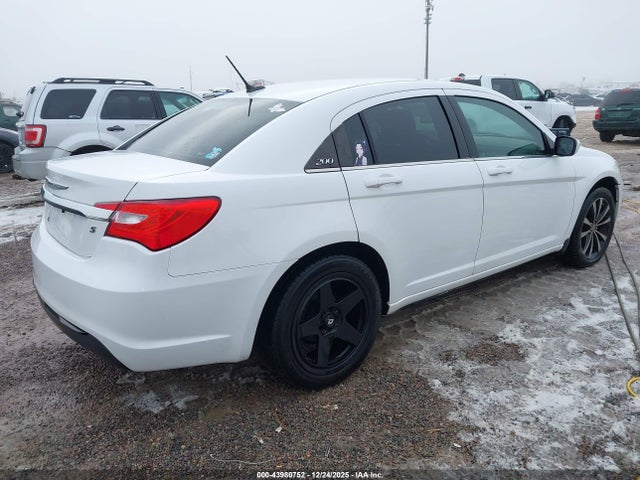 Продаж на аукціоні авто 2013 Chrysler 200 Touring, vin: 1C3CCBBB6DN577059, номер лоту: 43980752