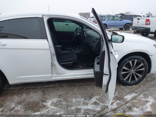 Продаж на аукціоні авто 2013 Chrysler 200 Touring, vin: 1C3CCBBB6DN577059, номер лоту: 43980752