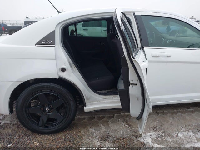 Продаж на аукціоні авто 2013 Chrysler 200 Touring, vin: 1C3CCBBB6DN577059, номер лоту: 43980752