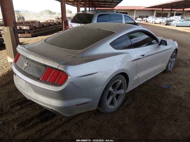 Ford Mustang V6 2015 1FA6P8AM3F5339701 Image 4