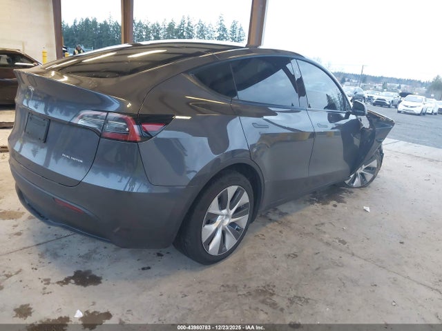 2023 TESLA MODEL Y 7SAYGDEE7PF913251 Photo 3