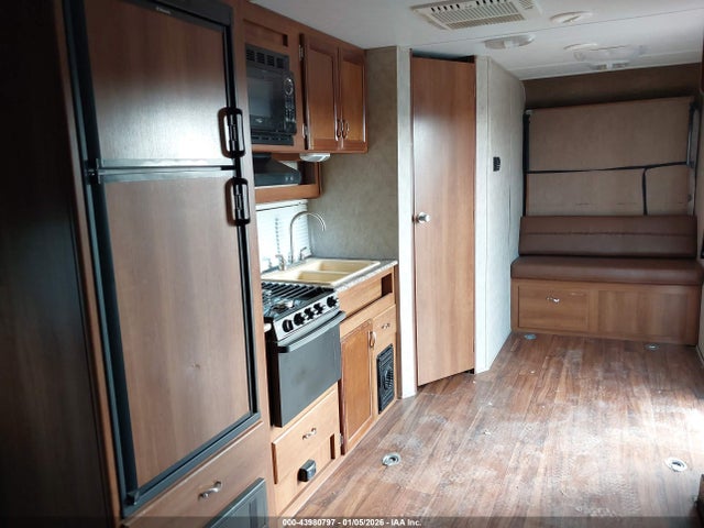 5ZT2AVGB1FB907118 Avenger Travel Trailer