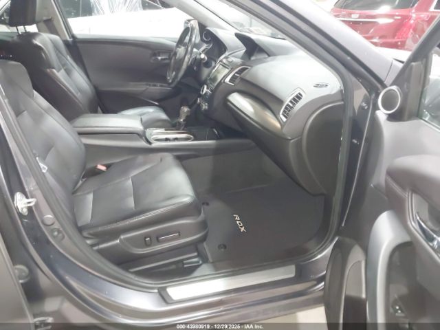 2018 ACURA RDX 5J8TB4H5XJL015038 Photo 4