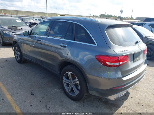 2019 MERCEDES-BENZ GLC 300 WDC0G4JB6KF565379 Photo 2