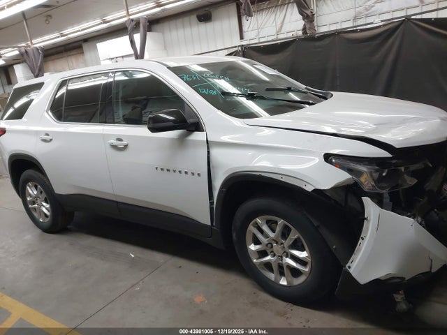 Продаж на аукціоні авто 2021 Chevrolet Traverse Fwd Ls, vin: 1GNERFKW2MJ232655, номер лоту: 43981005