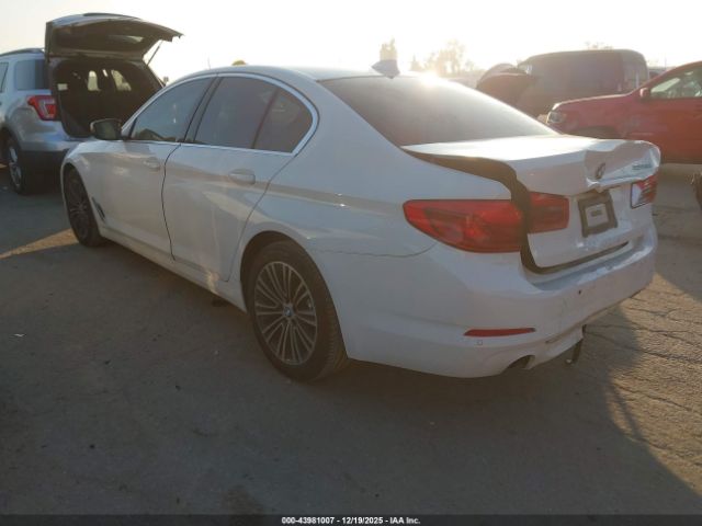 2019 BMW 530I WBAJA5C57KWW05734 Photo 2