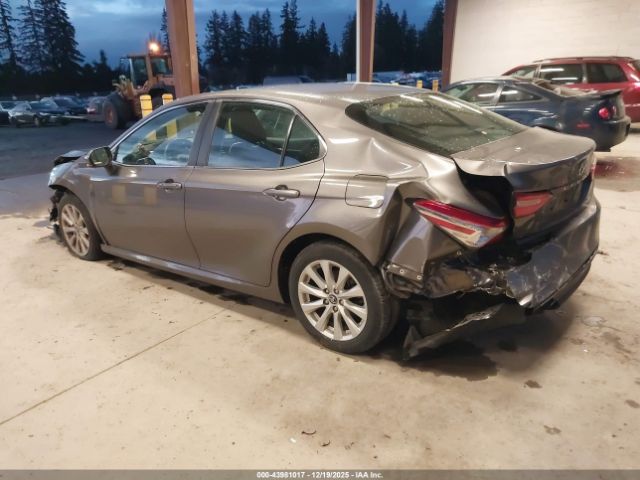 2018 TOYOTA CAMRY 4T1B11HK8JU110740 Photo 2