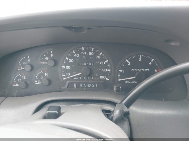 1998 LINCOLN NAVIGATOR 5LMPU28L7WLJ17555 Photo 6
