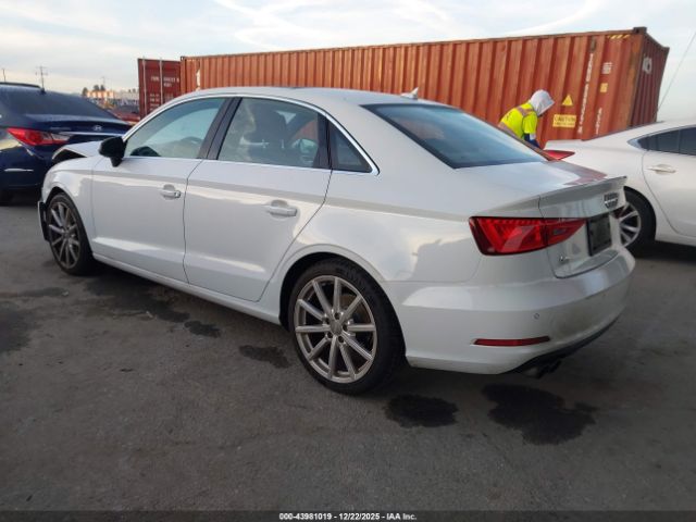 2015 AUDI A3 WAUCCGFF5F1072272 Photo 2