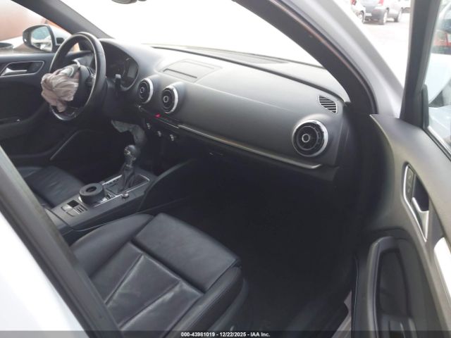 2015 AUDI A3 WAUCCGFF5F1072272 Photo 4