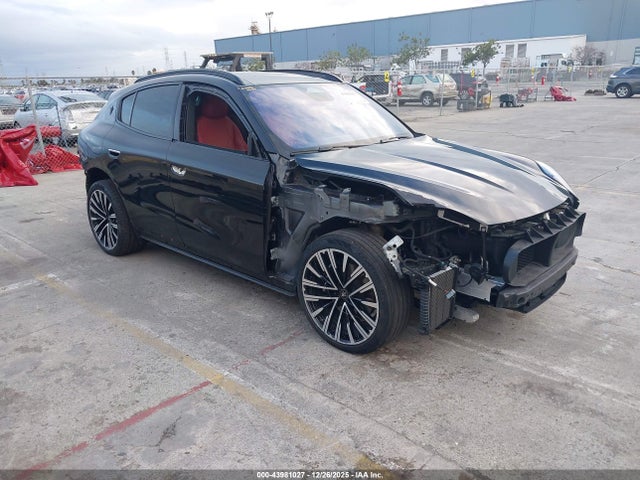2023 MASERATI GRECALE ZN682AVMXP7409279