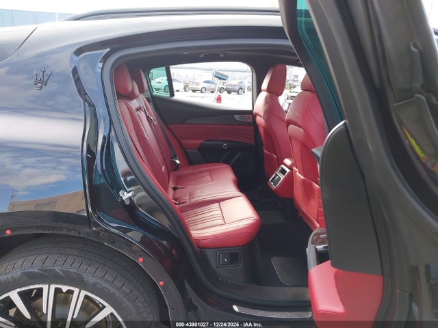 2023 MASERATI GRECALE ZN682AVMXP7409279 Photo 7
