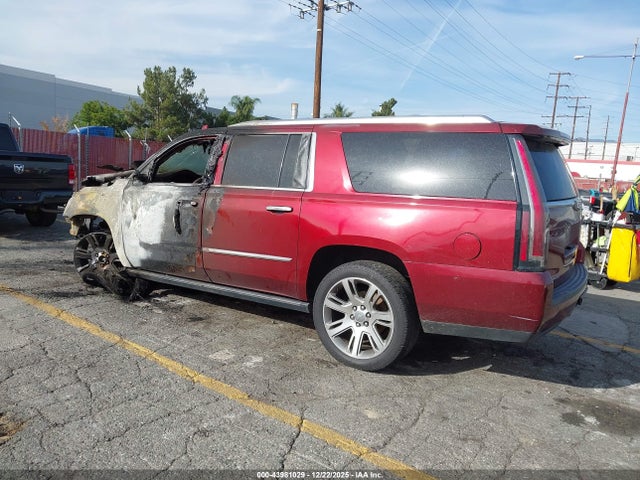 2016 CADILLAC ESCALADE ESV 1GYS4JKJ6GR408575 Photo 2