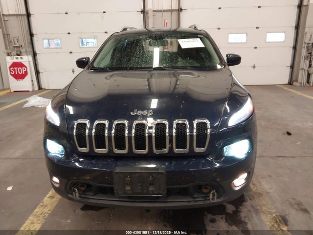 1C4PJMCS9GW306928 Jeep Cherokee Latitude
