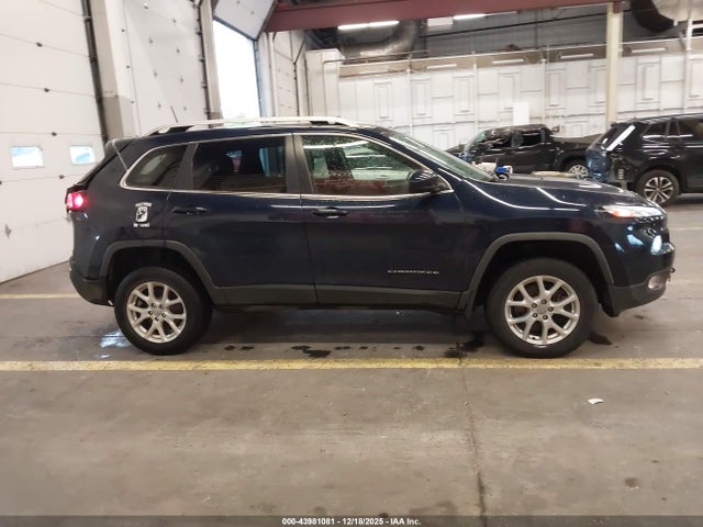 1C4PJMCS9GW306928 Jeep Cherokee Latitude
