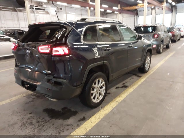 1C4PJMCS9GW306928 Jeep Cherokee Latitude