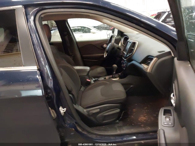 1C4PJMCS9GW306928 Jeep Cherokee Latitude